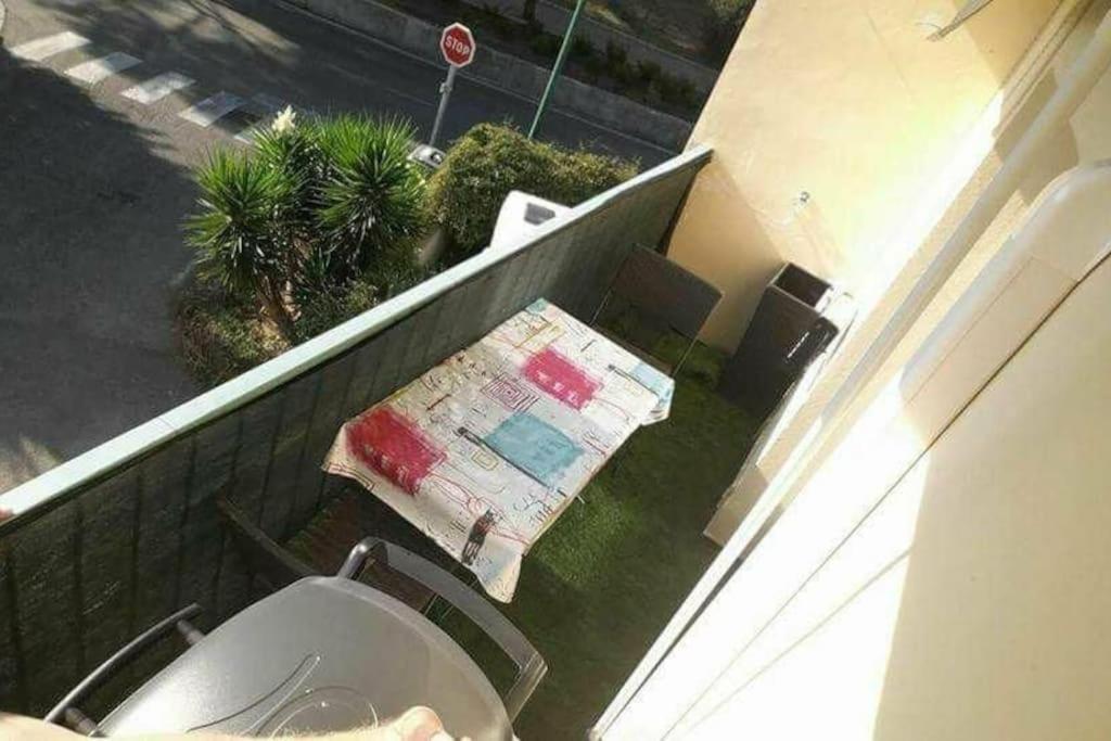 Studio 150M De La Plage La Seyne-sur-Mer Dış mekan fotoğraf